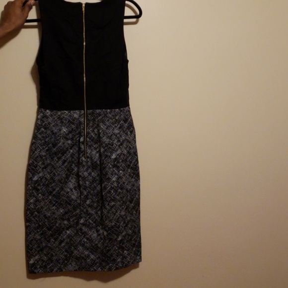 Dress - Picture 4 of 4